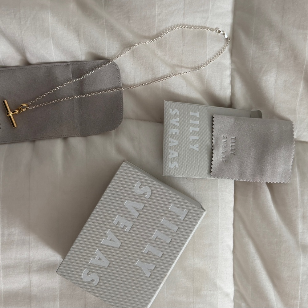 NEW Tilly Sveaas Gold T bar Necklace on Silver Belcher Chain